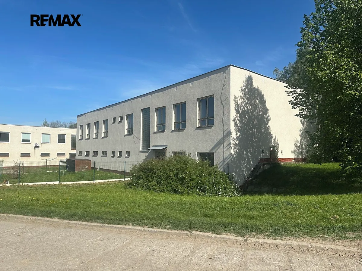 Pronájem skladového prostoru 325 m²